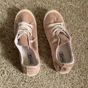 Shiny Light Pink Slip-on Shoes